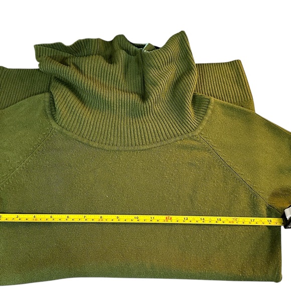 CAROLYN TAYLOR Cowlneck, Button Sleeve, Long Length Sweater, Green - Picture 10 of 11